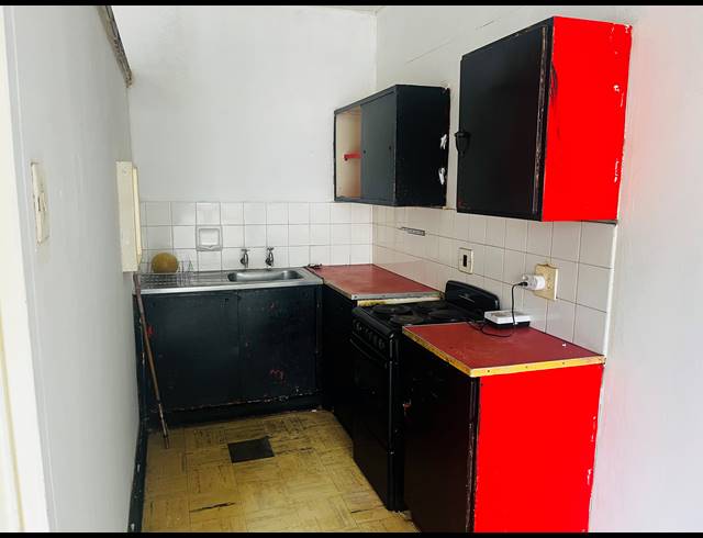 1 BEDROOM APARTMENT FOR SALE IN BEREA PARK